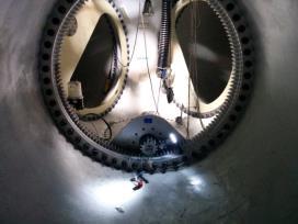 Technical Solution PERFORMED MEASUREMENTS VIBRATION: sensor inside the rotor hub. node located STRAIN: sensor node located inside the rotor hub (right picture) and outside the rotor.