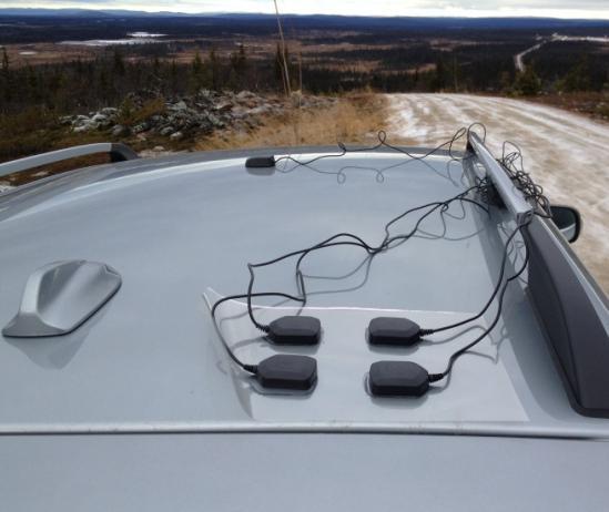 The antenna array used in the Sweden testing is comprised of four commercial patch antennas, which were arranged in square or Y layout shown in figure 1.