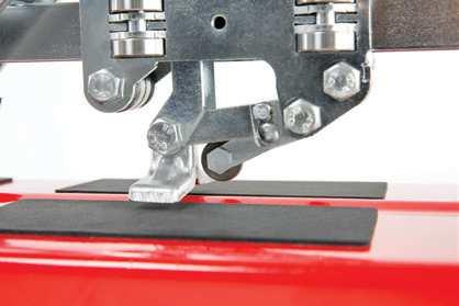 Double breaking system. Plastic square used for 45 cutting. CODE MAX. CUTTING LENGTH MAX.