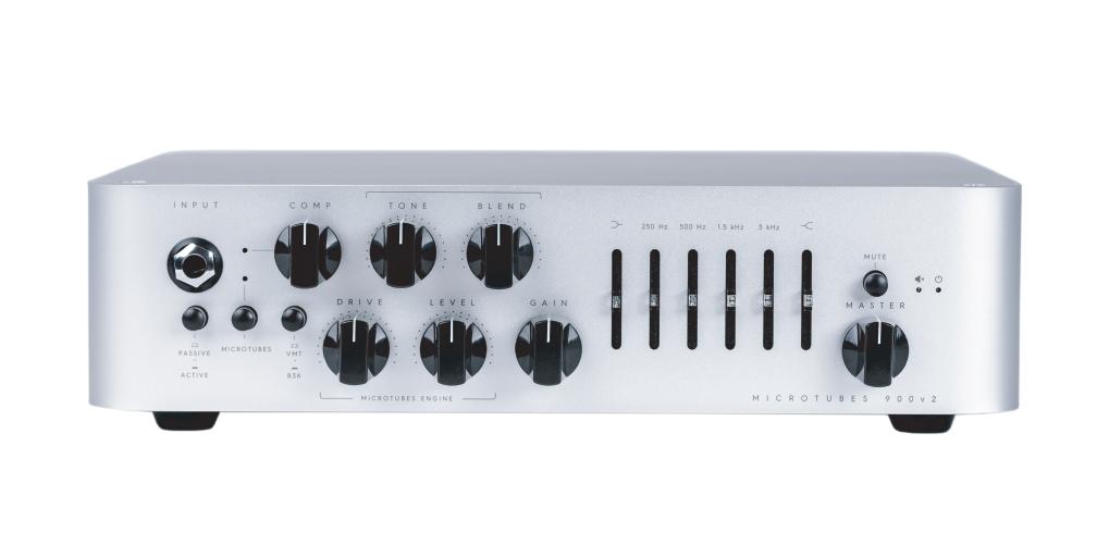 FEATURES FRONT PANEL INPUT : Use this jack to connect your instrument via a standard ¼ mono cable. PASSIVE/ACTIVE : Use this push-button switch to change from passive to active mode.