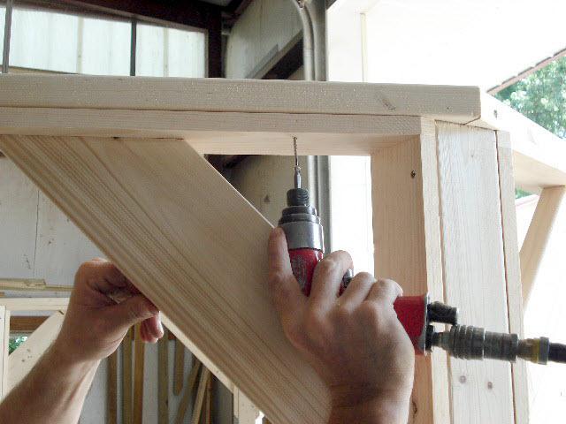 be sure to align top of the brace sections with the