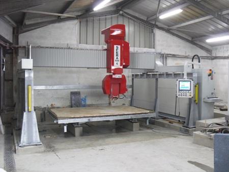 HYDRAULIC TILTING TABLE TO LOAD SLABS (CAPACITY: