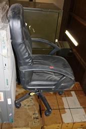 chair with black VA-882/00 27.