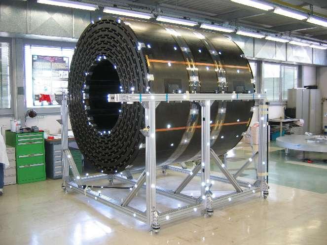 the "wheel" TEC: modules are assembled onto