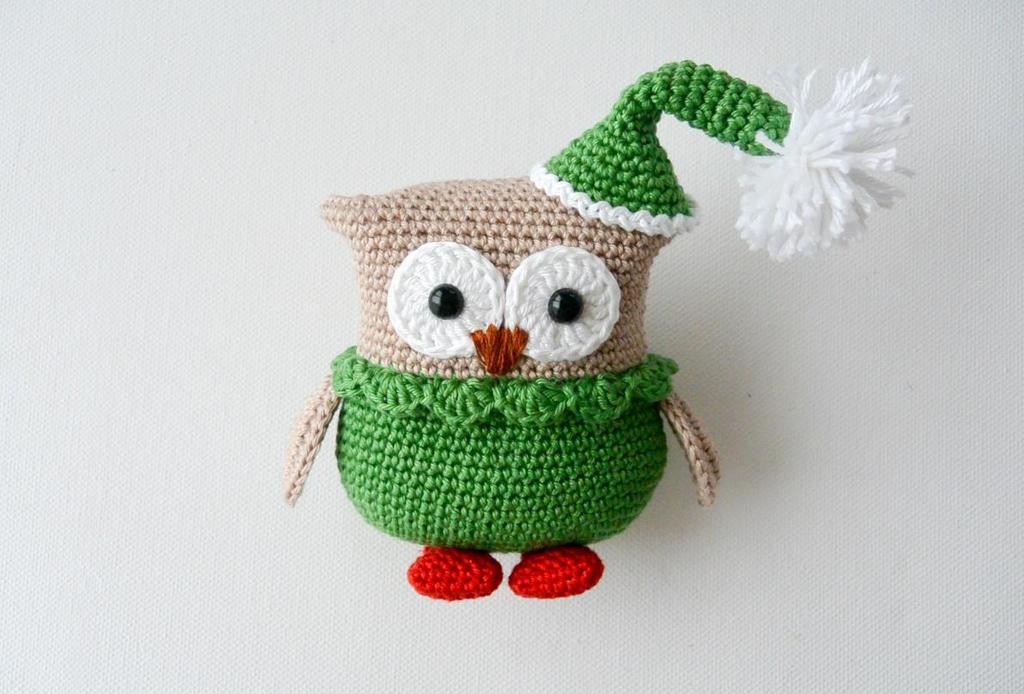 Christmas Owl Owl is crocheted in spiral, don t join at the end of each round.