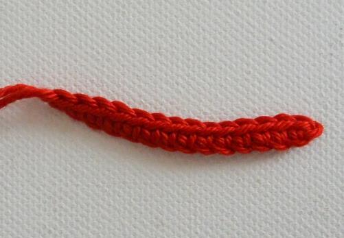 TAB Crochet 15 ch. Turn your work, sc all the way back starting in the 2 nd ch from the hook to make 14 sc in total.