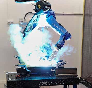 ARISTO RT ROBOTIC TORCHES A full range of ESAB robotic torches is available in gas or water-cooled versions, for both hollow-wrist and standard arm robots.