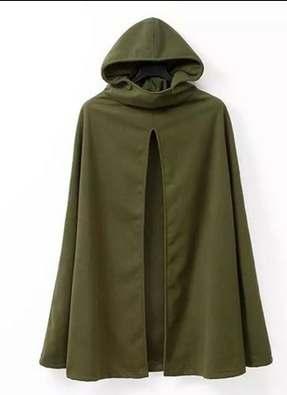 cloak can be closed at the front. Another option is to use a green hooded sweater or sweatshirt.