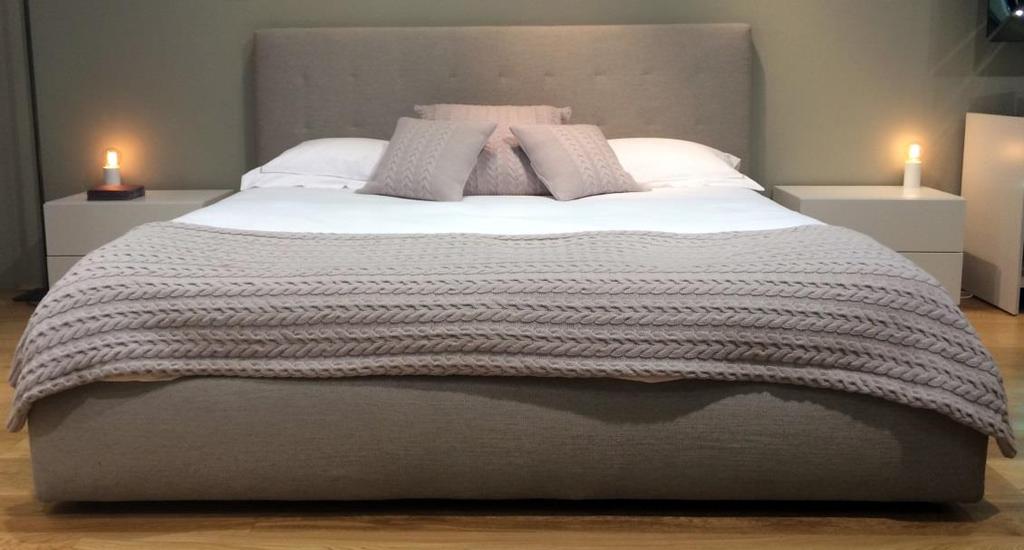 Mod. Montmartre Partner: CINOVA A simple but captivating bed, linear with a touch of refined and romantic originality.