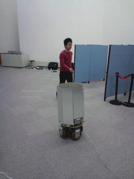 robot 10.0 (m) (ii) (i-l) (i-r) person Fig. 11. An example of the experimental scene Fig. 10. Experimental placement of robot and participant V.
