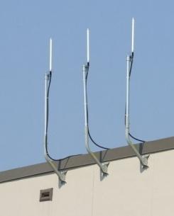 If the donor antenna used is not an omni-directional antenna or the nearest cell tower location is not known at the time of system commissioning, then you may need to rotate the donor