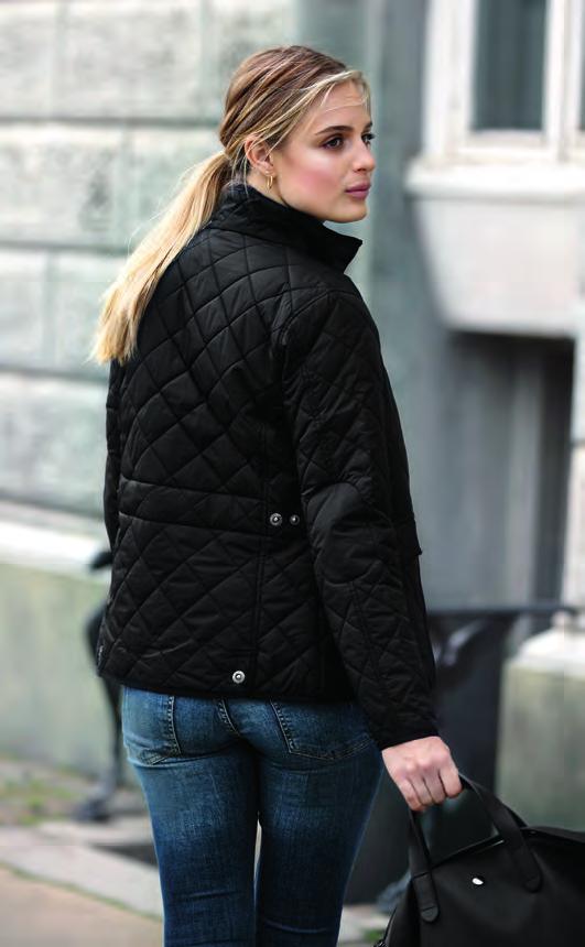 REVERSIBLE QUILTED JACKET The reversible style Leyland is our sporty and urban