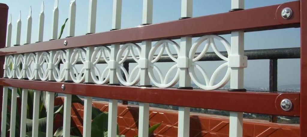 Galvanized steel fencing identification precaution Check whether the surface of galvanized steel fence is smooth.