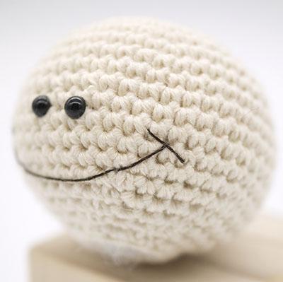 LITTLE MILLIE (DMC Natura Just Cotton, 2.5 mm crochet hook) HEAD (in Nacar) Rnd 19: (Sc in next st, dec) x 6.