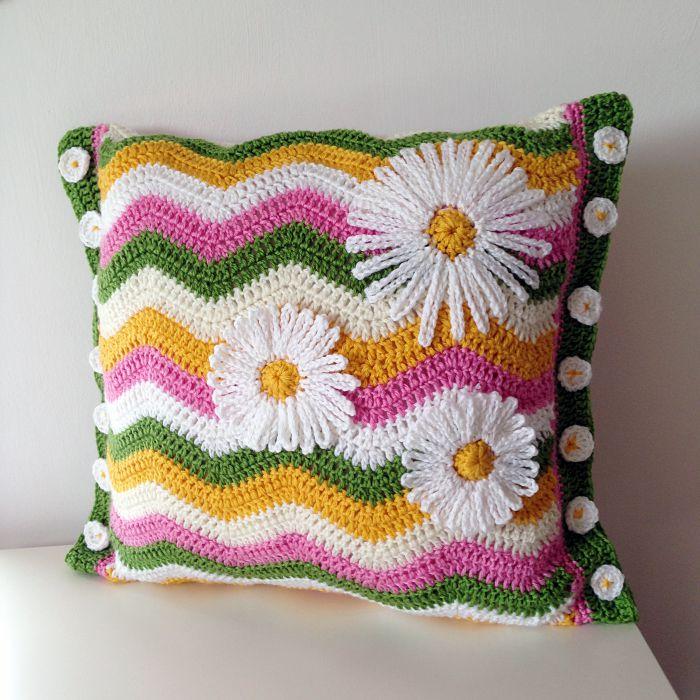 Summer ripple cushion UK terms crochet pattern and tutorial By Kathryn Senior, Crafternoon Treats Adapted from the original neat ripple pattern by Lucy of Attic24.