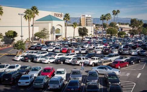 Problem 3 2 points 2 minutes A mall parking lot holds 1,000 vehicles. Two-fifths of the parking spaces are for larger vehicles (trucks, large SUVs, etc.