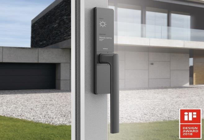 This futuristic window handle product obtains useful information such as the weather forecast, fine dust, or indoor air quality and shows it on the built-in display on the handle.
