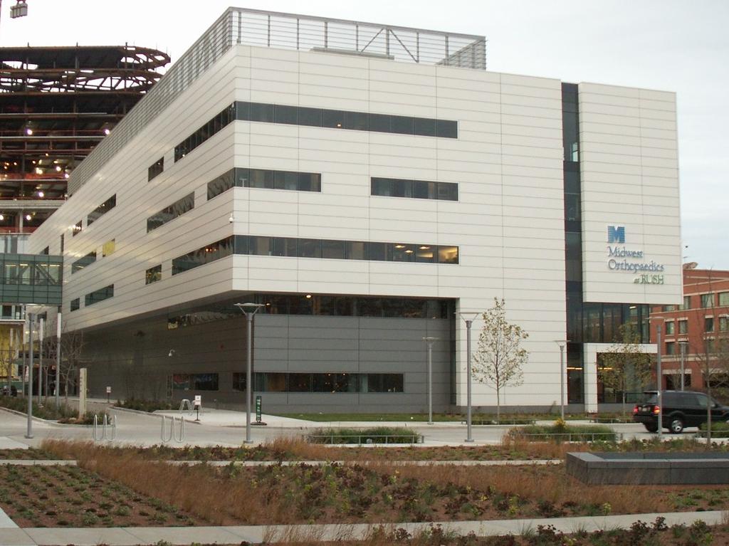 This 117,000 square foot medical office building located in Chicago is the corporate headquarters and flagship location for Midwest Orthopedics Group.