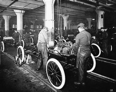early 20 th century: mass production Invention of internal