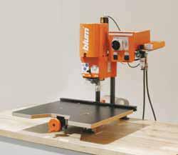 1004*US MINIPRESS M 110V manual boring and insertion machine V110 110V power with molding plug (por table) Does not require pressurized air Ruler stops (qty 4) Tool kit included Dust collection
