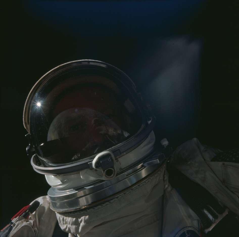GEMINI 12 NOV 1966 US hit the front again with the first demonstration of a space walk to perform actual
