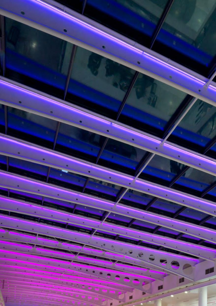 Double line strip ideal for colour tuneable high brightness applications Ideal for large spaces requiring high brightness DB50RGB DMX & DALI controllers available ɡɡRetail ɡɡHotel & Leisure