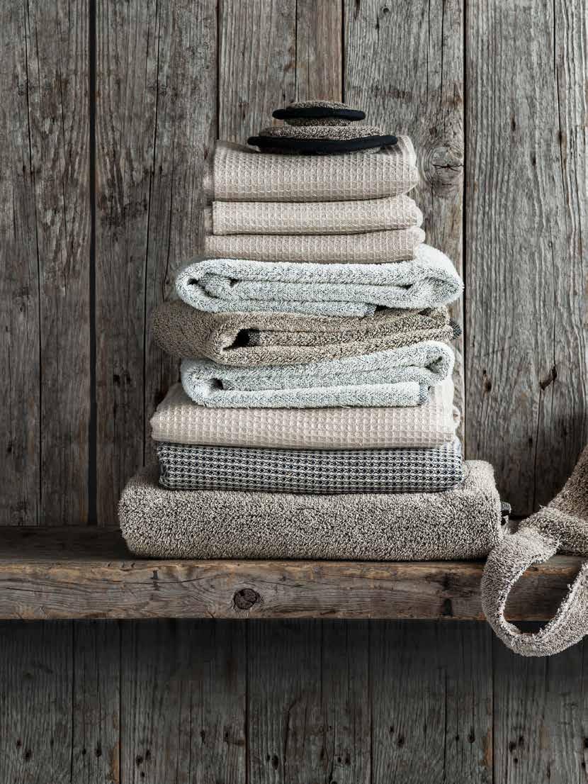 High quality linen towels have the ability to absorb water and dry quickly.