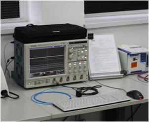 As oscilloscope we use a Tektronix DPO7254, with a 2.5 GHz band and a rise time of 150 ps.