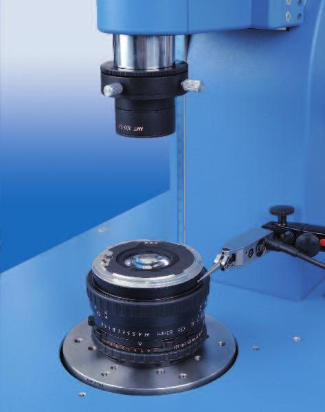 A lever gauge (Force 0.02 N, measurement range of 0.6 mm, repeatability 0.1 µm) is used to measure or align sample housings with respect to the axis of rotation.