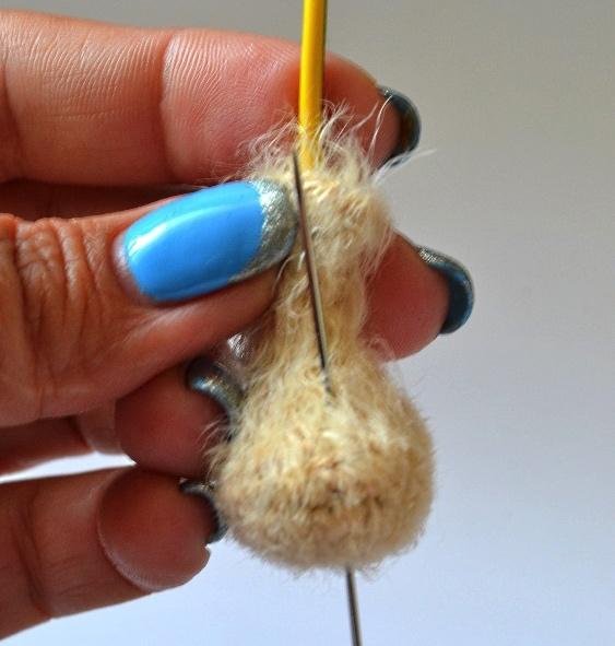 LittleOwlsHut Crochet pattern 2017 Needle sculpt the paws Use strong black thread.