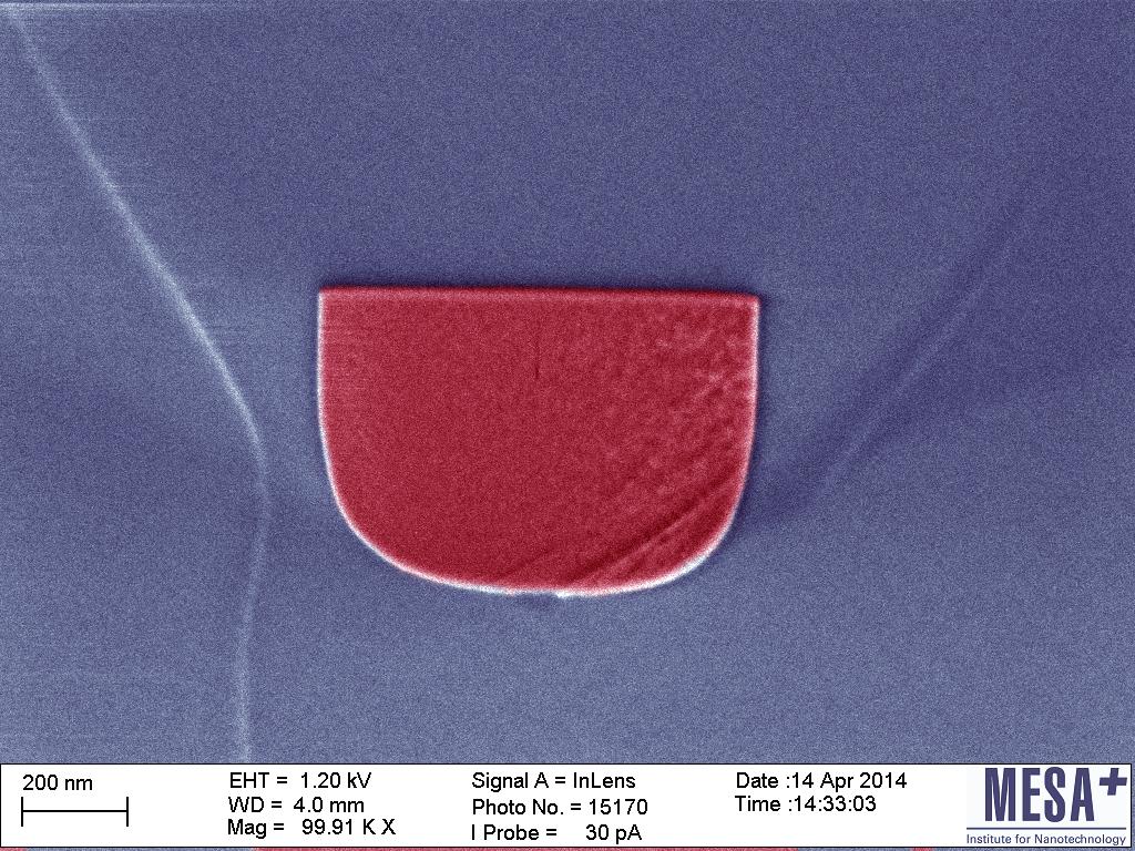 a) b) 400 nm 400 nm c) 400 nm Fig. 3. SEM pictures: (a) A trench etched in thermally oxidized silicon with w = 0.8 µm and d = 1.0 µm.