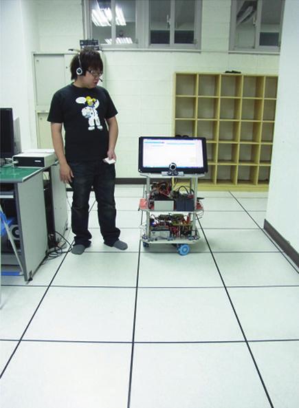 4 Mathematical Problems in Engineering (a) (b) (c) (d) Figure 4: User using speech to control robot to move forward and