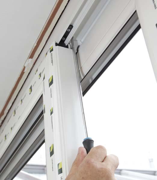 Removal of sliding sash for maintenance If it is necessary to