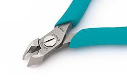 Tip Cutters angled, wide head Angled head for precision, reach and operator visibility.