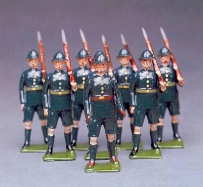 The figures display the characteristic veld-green (veld is Afrikaans for field) uniform of the Regiment Louw Wepener,