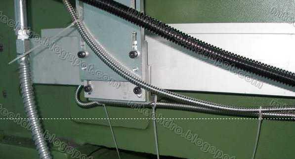 Z28. Tie cable-tie to arrange the cable