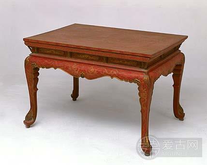 From the Tang dynasty to Qing dynasty, the production of folk lacquer furniture develop quickly because of official more emphasis on the design and manufacture of lacquer.
