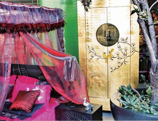2.4 National character In the traditional design of creation, lacquer furniture is the art symbol of our country and national traditional culture, which has accumulated the culture, aesthetic and