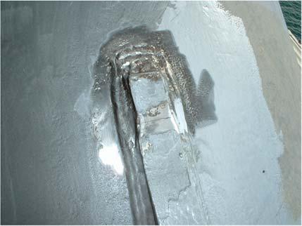 Page 4 Figure 3: End connections with no stress relief hole, square cut without seal plate (left) and with seal plate and fatigue cracks (right) If the end connection is square, it is important to