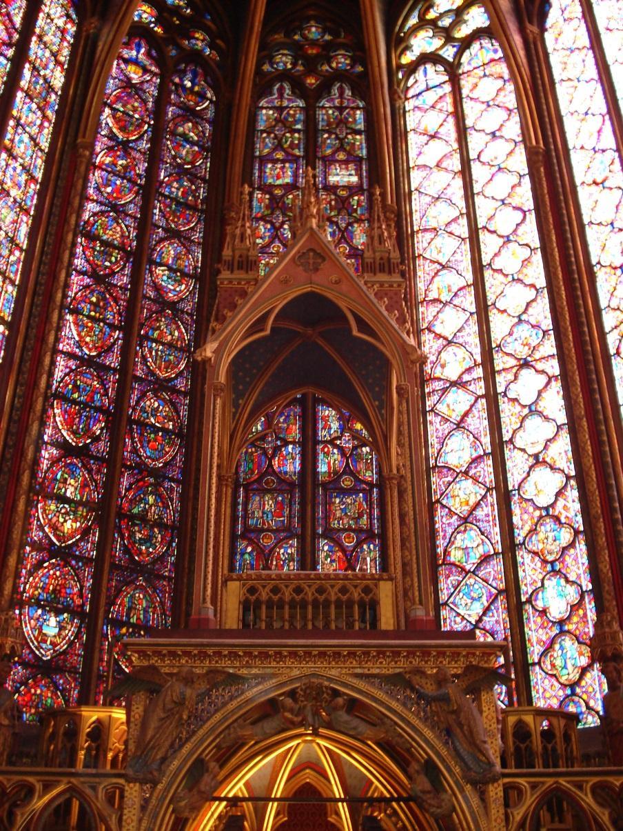 Gothic Art:Features The Gothic style first appeared in the 12th century in the area around Paris.