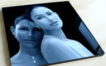 Box Frame The print is bonded to 5mm foam PVC and set into rimless 50mm deep frame, giving the product an attractive box effect.
