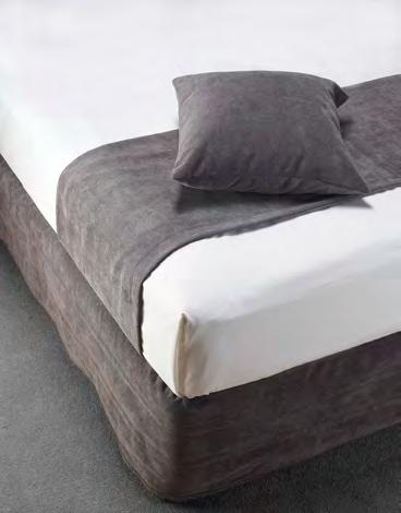 Designed to accompany our Executive percale bed linen, whether utilised as triple sheeting or with a quilt insert and cover, the Stanton collection
