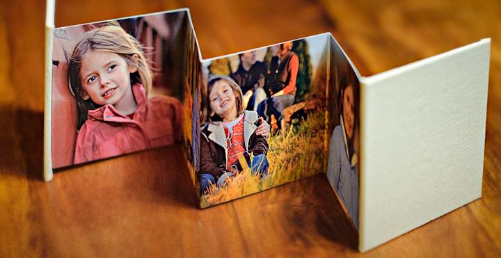 ACCORDION BOOKS These 3x3 mini accordion books make the perfect gift and a great way to take your session images with you on the go.