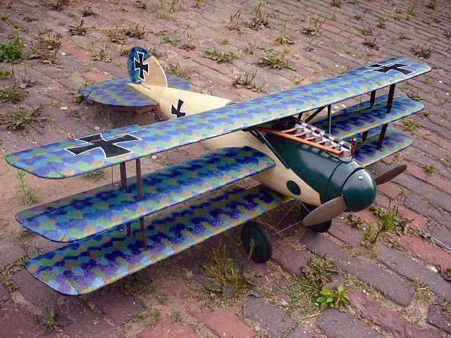Albatros Dr.1 34 Page 1 Albatros Dr.I Thank you for purchasing the Albatros Dr.I 34.5 model for electric flight. WINGS Wing Construction THE MODEL A semi scale adaptation of the Albatros Dr.