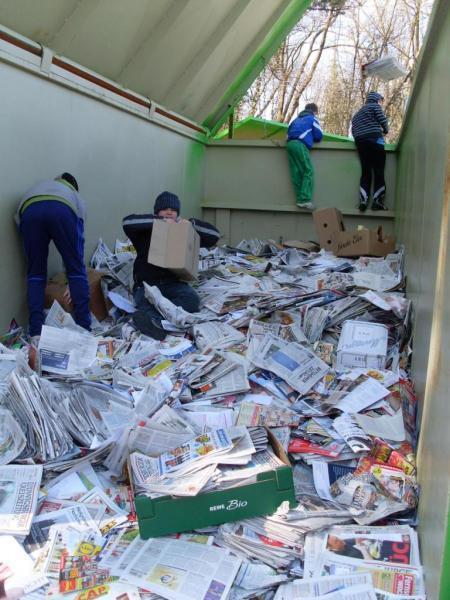 The waste sector: transition to a recycling society?