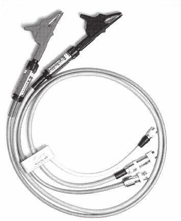 The clips can be replaced with probes (16117B-001) for measurements of small DUTs such as PC boards or IC sockets. 16117B-002 enables the construction of simple custommade test leads.