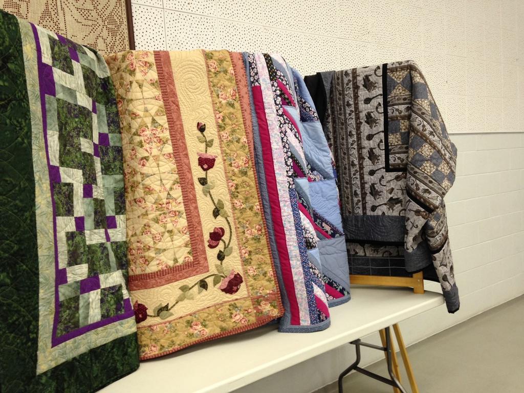 The Quintessential Quilter 2014Quinte Quilter s Guild September 2014 June Meeting Quilts ready for show and tell The 2 quilts on the right