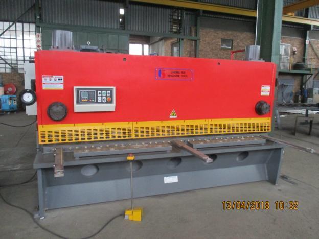 Guillotines Anhui Zongrui Hydraulic Guillotine Shear R 350,000 Excl VAT Classification Unit Max