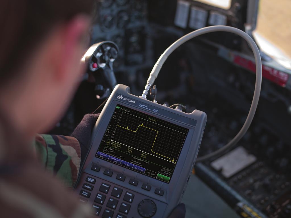 Keysight Technologies Techniques for Advanced Cable Testing Using FieldFox handheld analyzers Application Note Transmission lines are used to guide the flow of energy from one