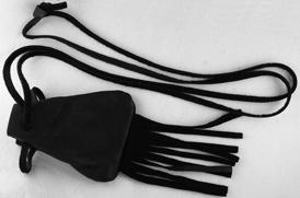 COMPLETE CHOKER KITS K30 COMPLETE CHOKER KIT Contains 52 glass crow beads, 16 genuine 1 1/2 bone hairpipe, brown leather spacers, ties, artificial sinew and instruction sheet. $9.